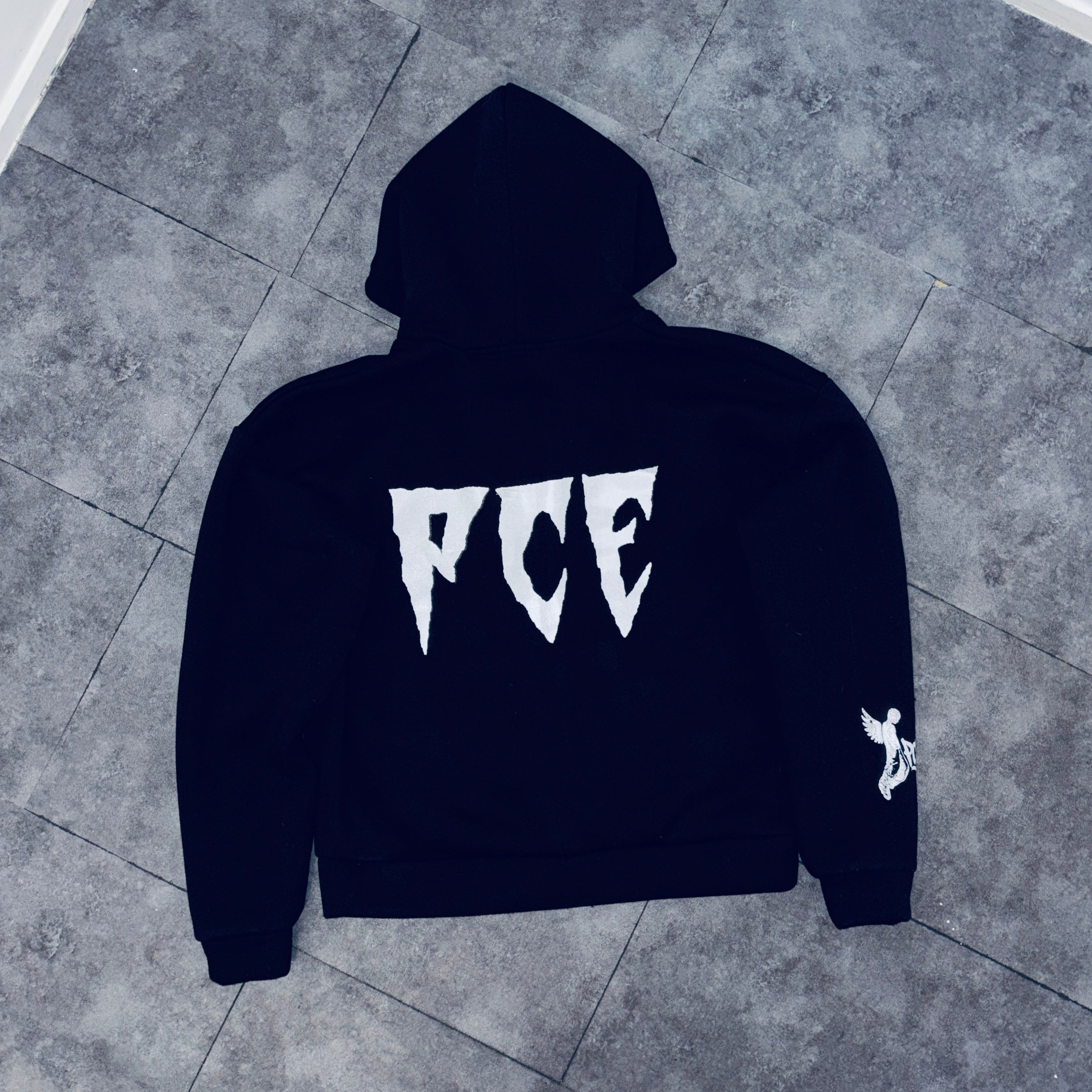 Ensemble Skeleton Heart & Flames