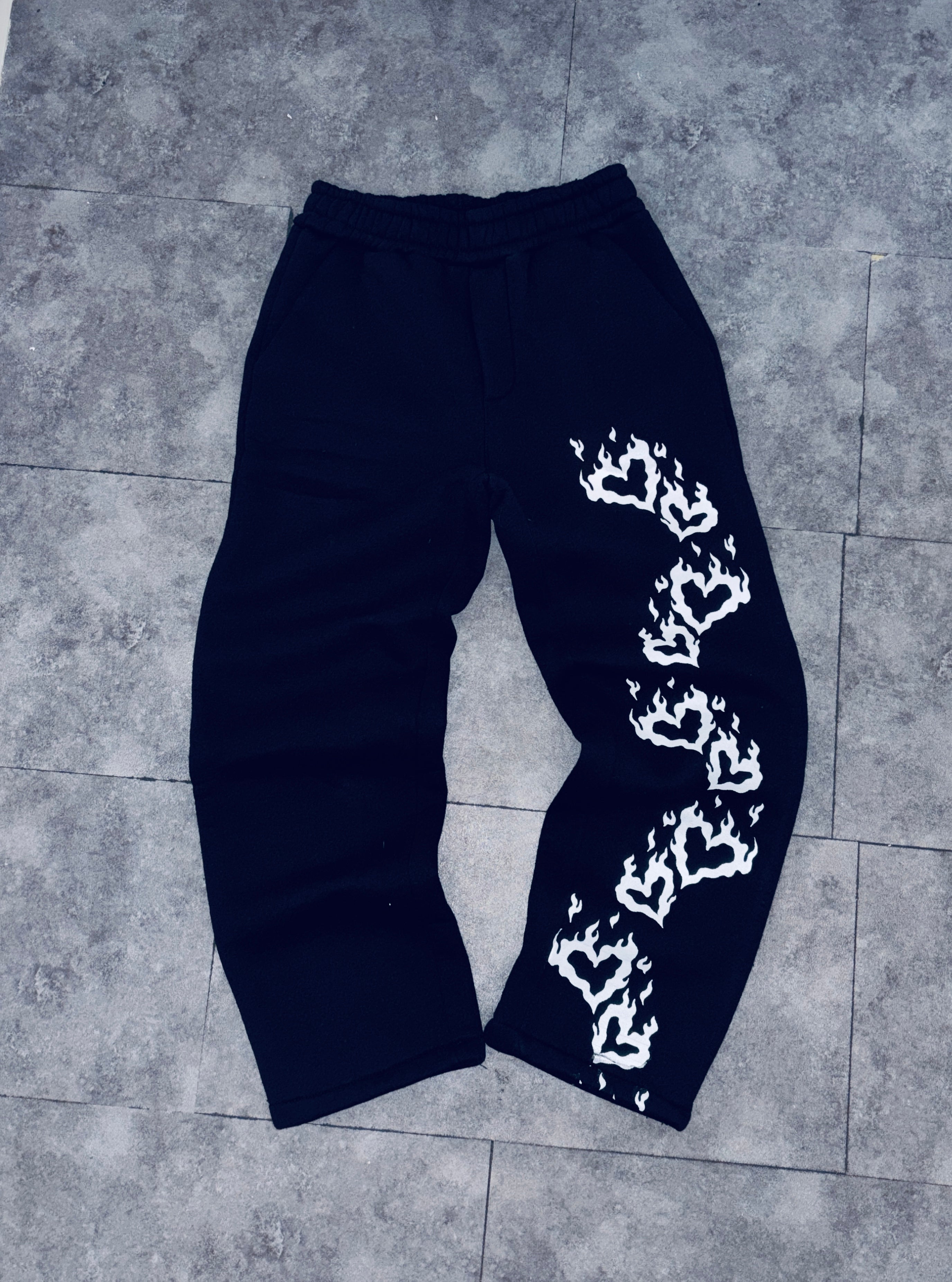 Ensemble Skeleton Heart & Flames